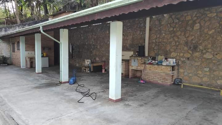Churrasqueira com forno a lenha